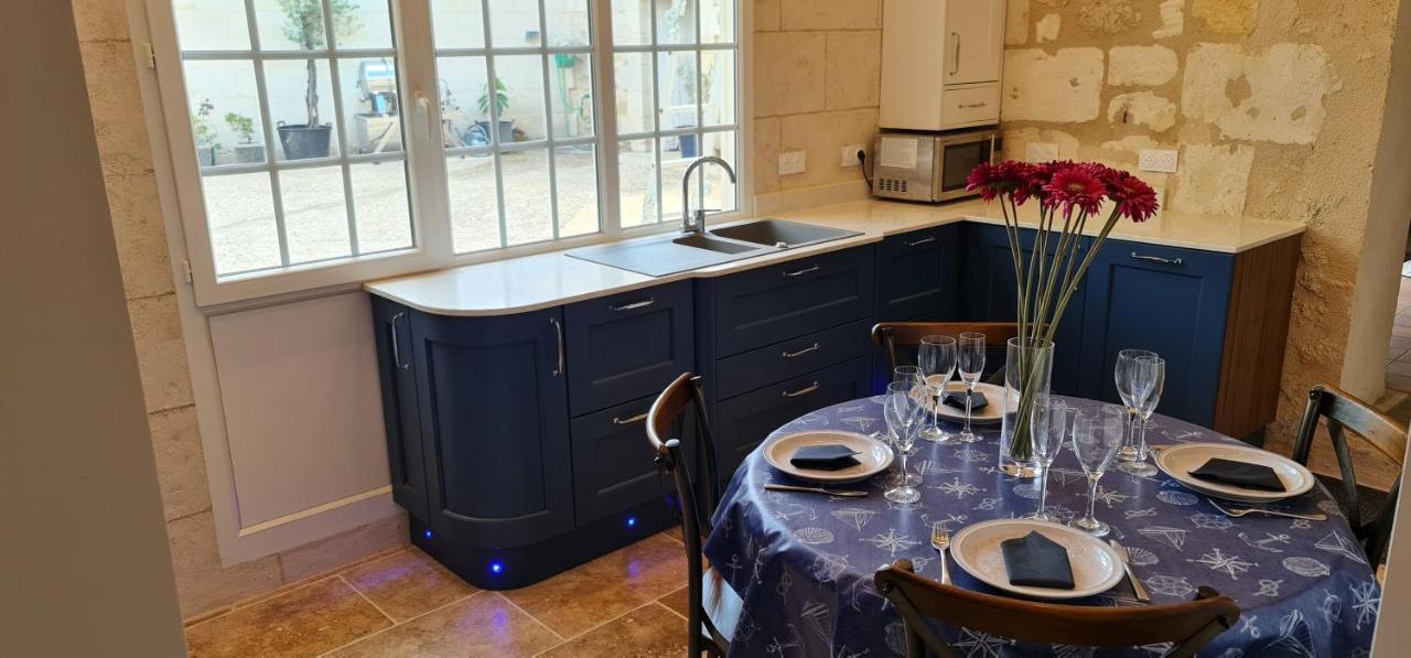 Dom Peyreton Prestige Cottages Set In A Charming Wine Property Villegouge 외부 사진