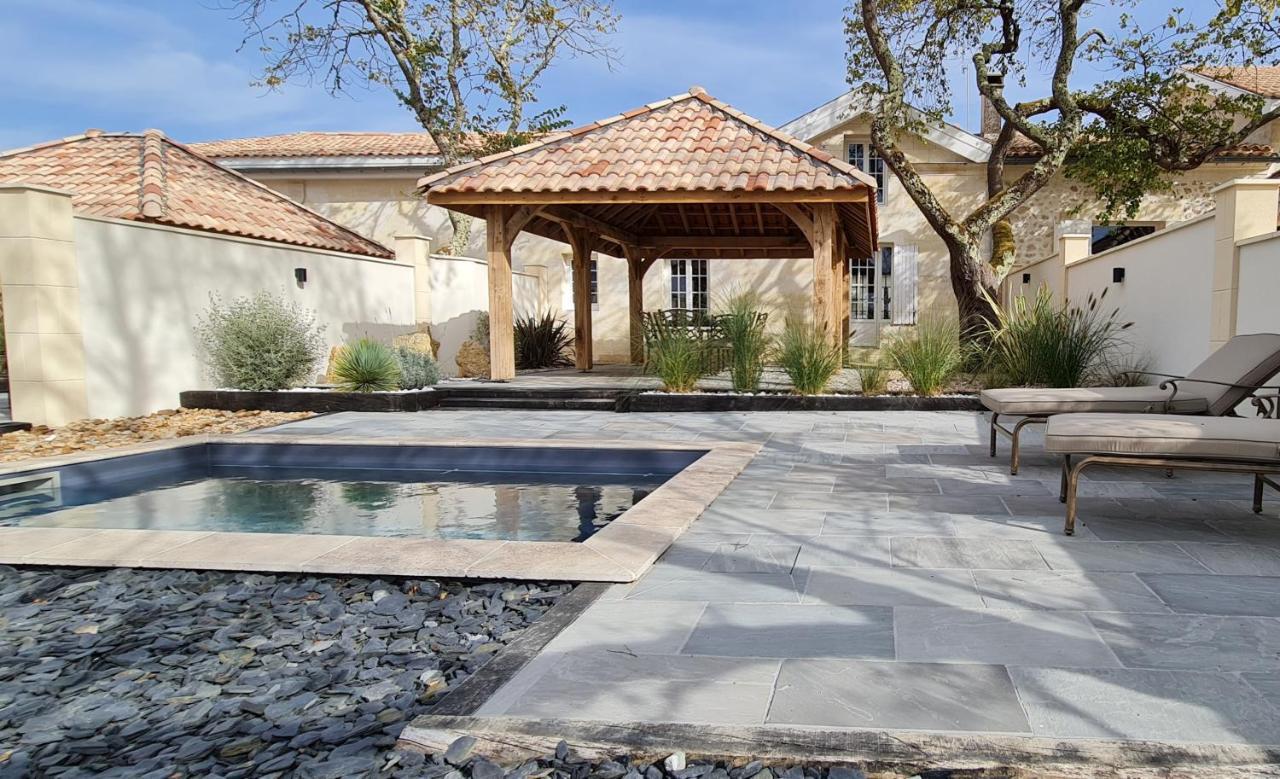 Dom Peyreton Prestige Cottages Set In A Charming Wine Property Villegouge 외부 사진